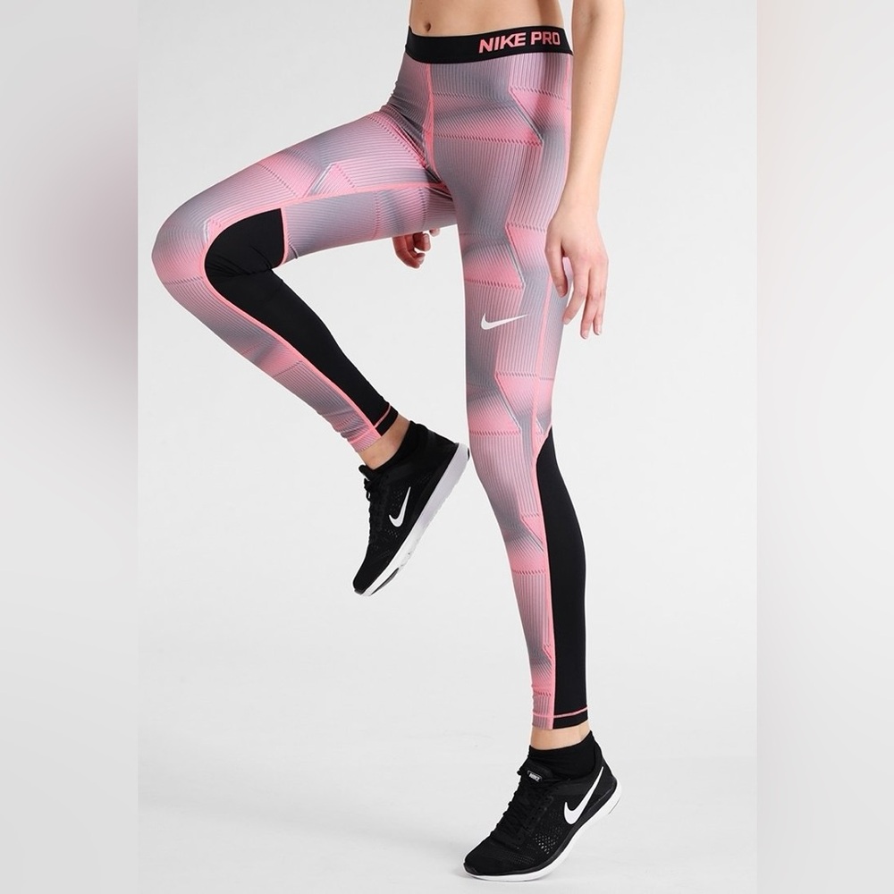 NIKE PRO Performance leggings. large